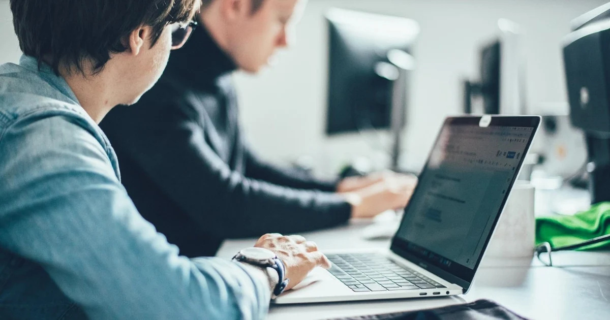 Perbandingan PIM Cloud dan On-Premise