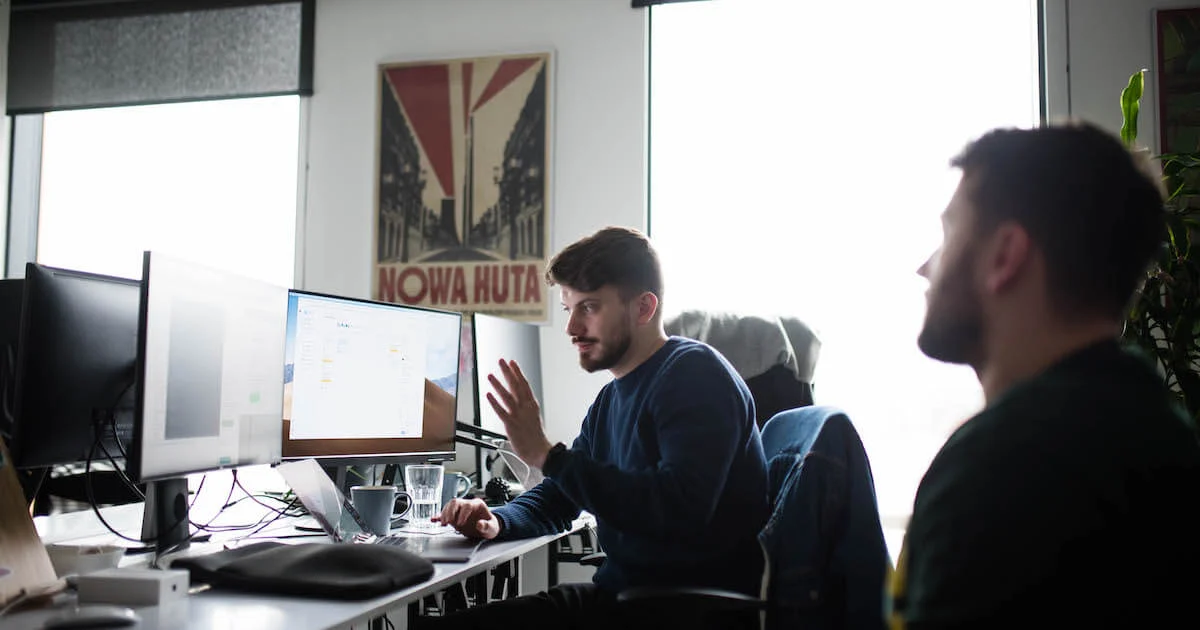 Perbandingan Platform Pimcore dan Salsify untuk Manajemen Informasi Produk